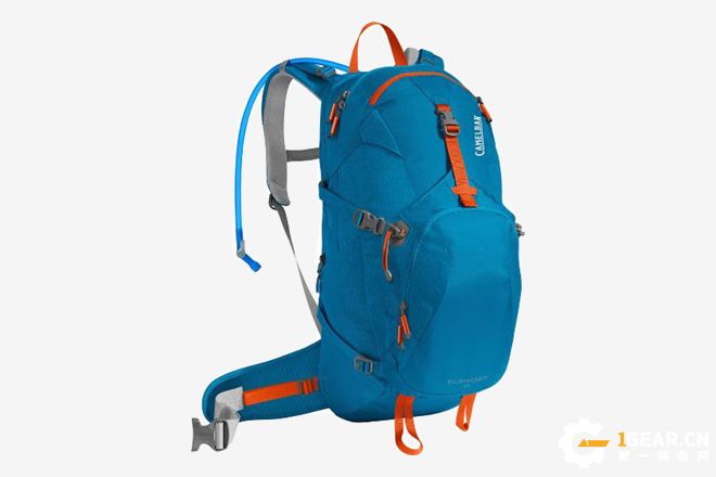 十四款露营背包告诉你，如何做一个轻装上阵的“背包客”